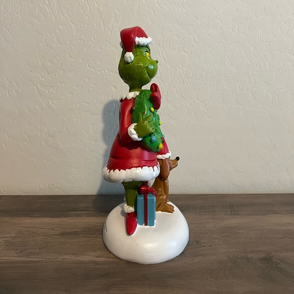 Disney The Grinch Holding Wreath & Max Santa Claus Christmas Statue Resin Decor - Picture 6 of 8